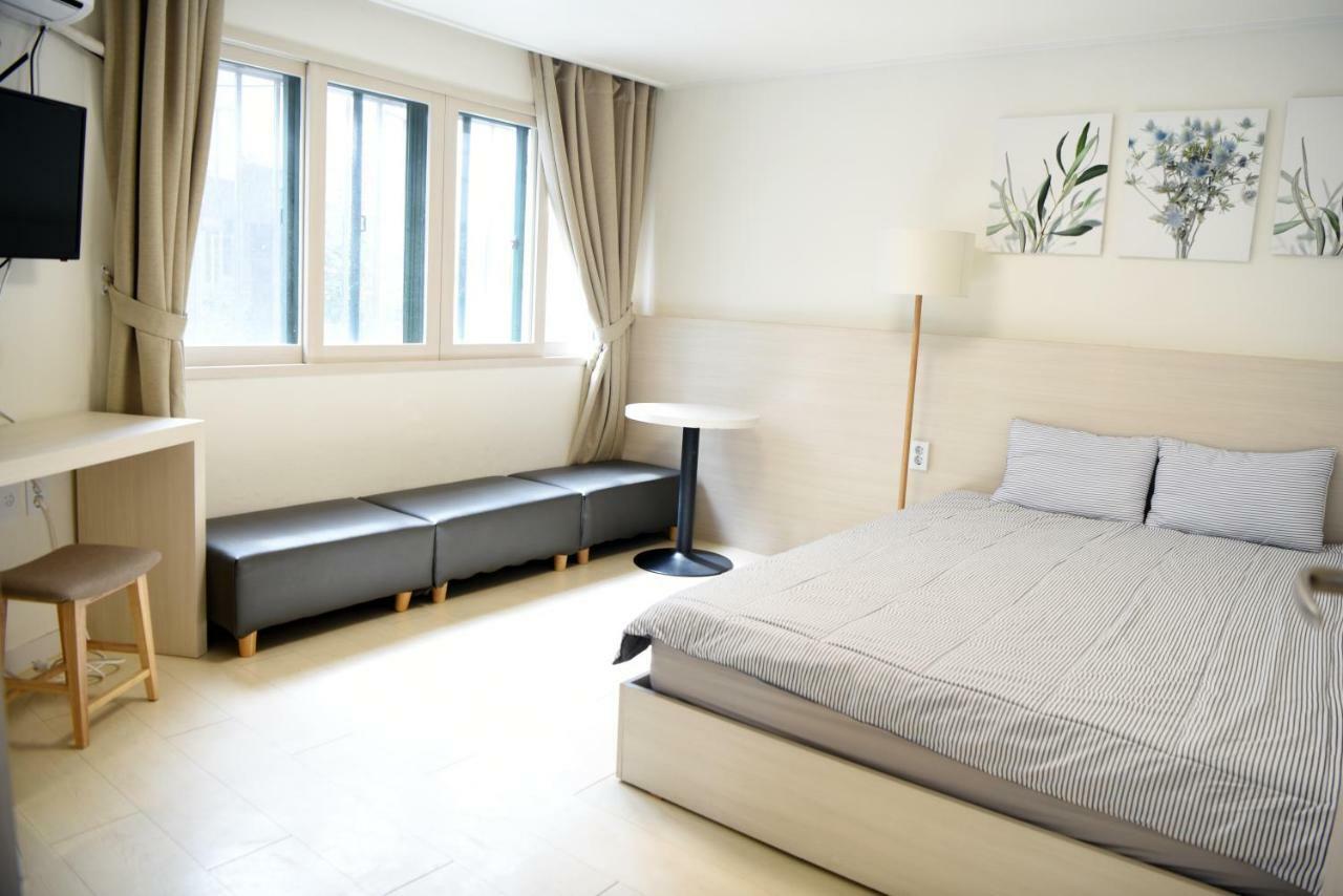 Jw Stay In Hongdae Seoul Exterior photo