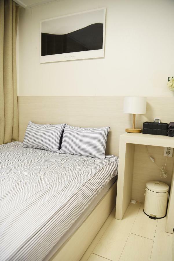 Jw Stay In Hongdae Seoul Exterior photo